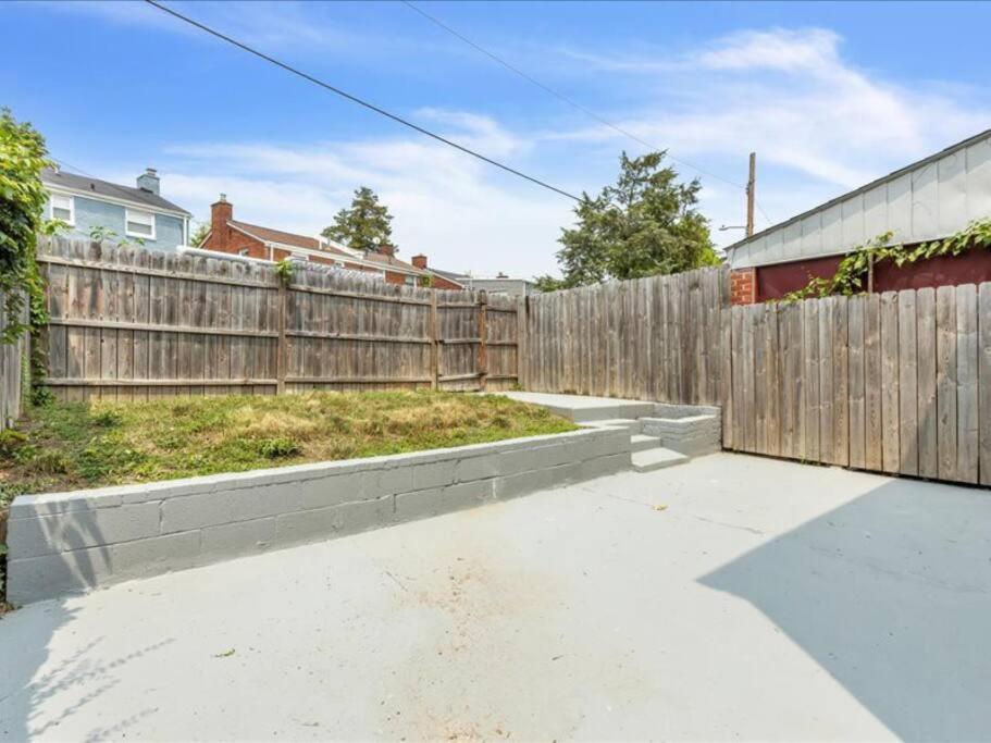 Quaint 3/2.5 Home In Fort Dupont 워싱턴 외부 사진